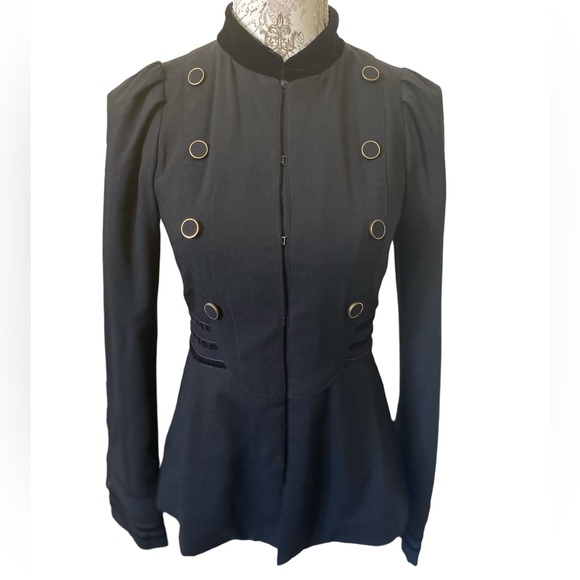 Authentic Marc by Marc Jacob’s Short Vest - Picture 4 of 16